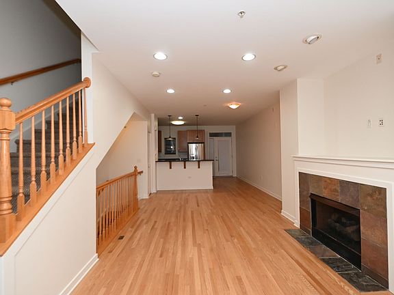 5th image of 2323 S Wabash Ave APT 17