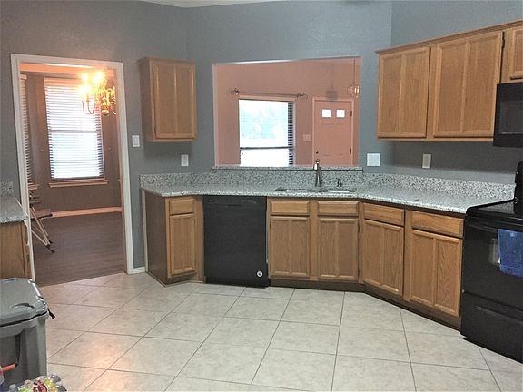 4th image of 2709 Strother Dr