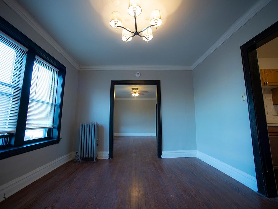 1st image of 2536 N Artesian Ave APT 1B