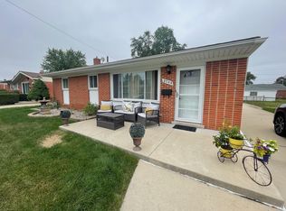 8544 Kinloch St, Dearborn Heights, MI 48127