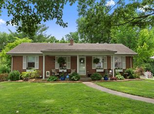 10 Bittersweet Ln, Belleville, IL 62221