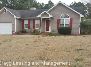 462 Northwoods Dr, Raeford, NC 28376