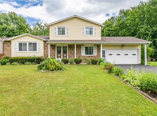 195 Harpington Dr, Rochester, NY 14624