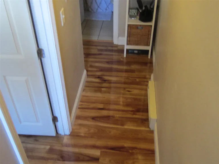 901 Mammoth Rd #6 — Photo 11