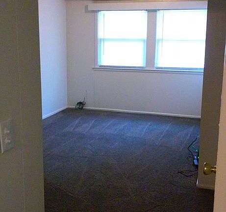 2nd image of 1011 E Clinton Ave