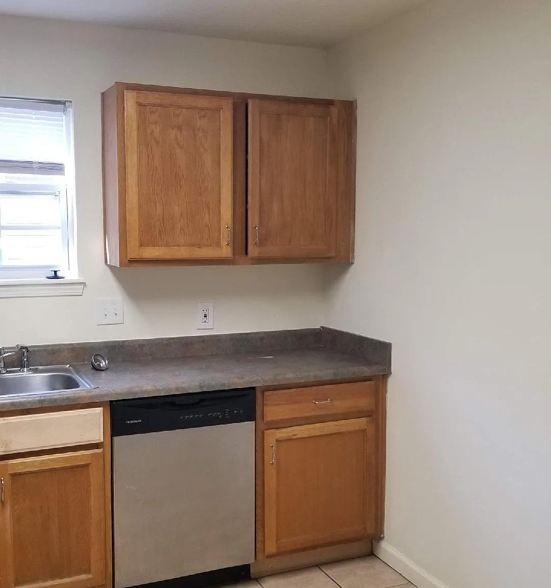 3 bed, 1220 sqft, $1,350 — Photo 3