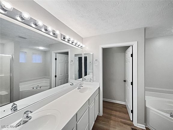 5th image of 5833 Furlong Dr