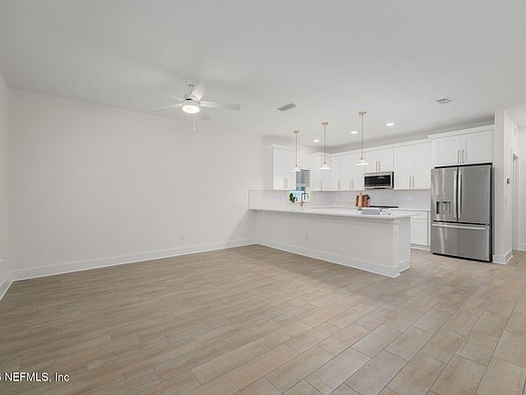 4th image of 941 BRUEN Street