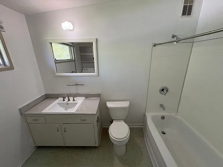 632 Eastborough Ln — Photo 22