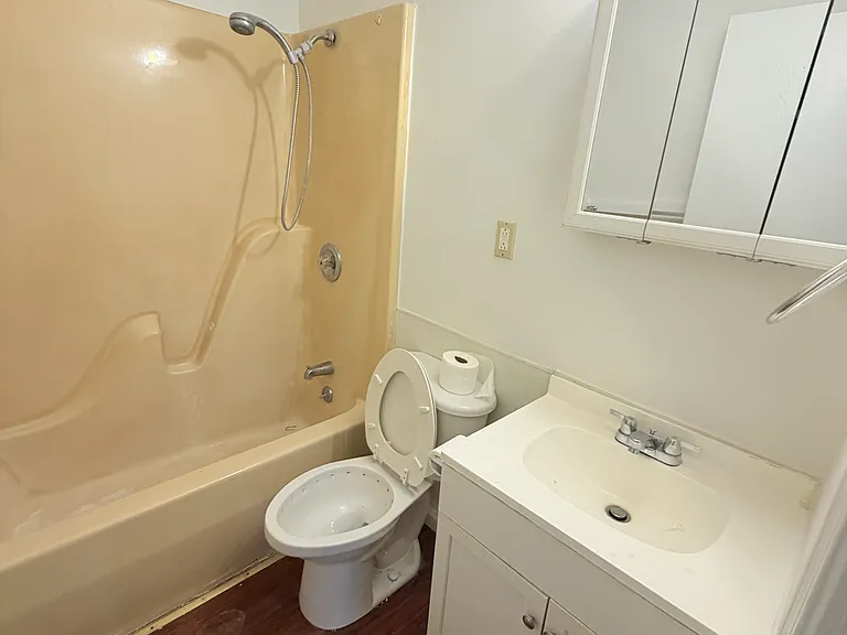 210 Beau Maye Ave #5 — Photo 8