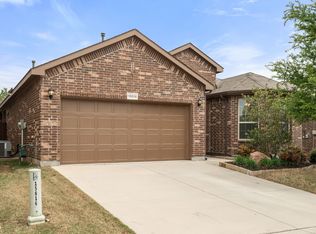 15816 Oak Pointe Dr, Fort Worth, TX 76177