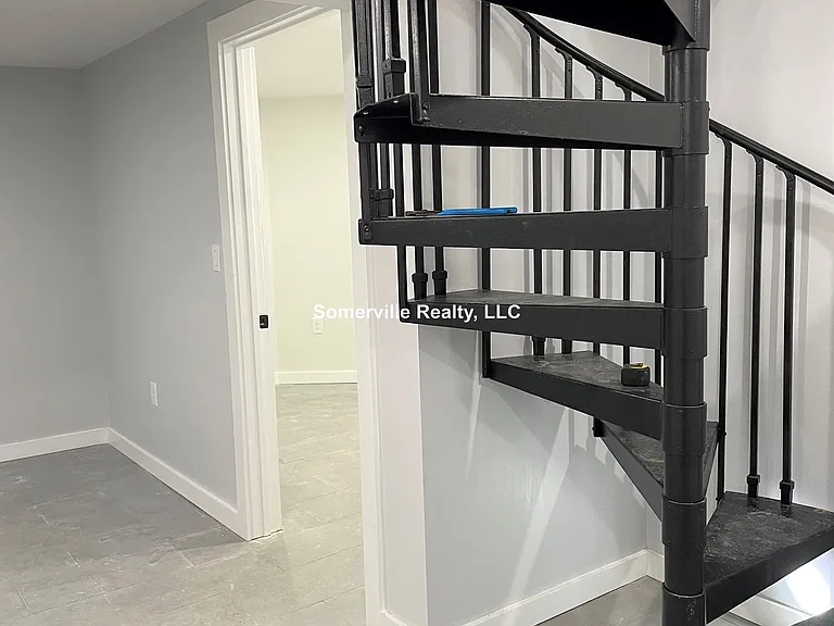 27 Linden St #1 — Photo 17