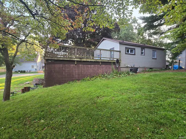 2 Ems W22 Ln, North Webster, IN 46555
