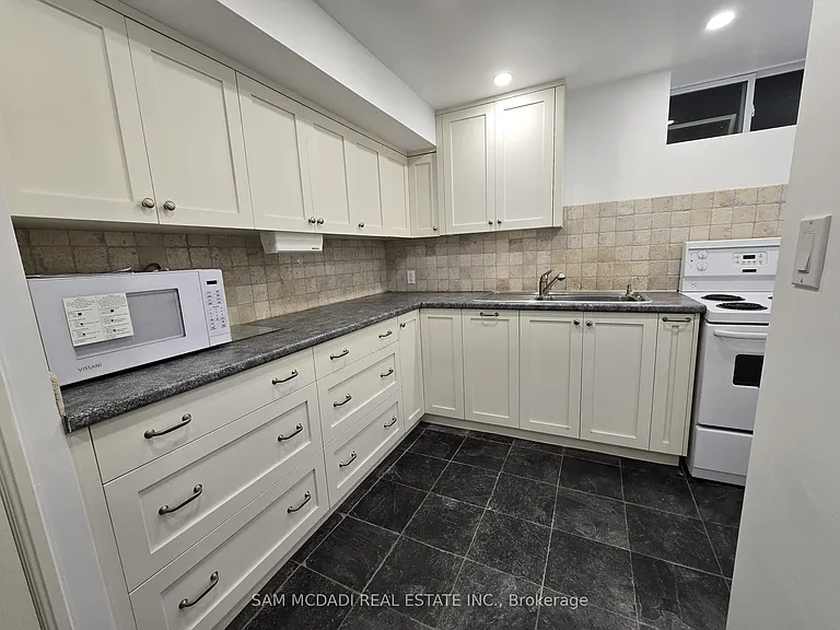2588 Lundigan Dr #BASEMENT — Photo 19