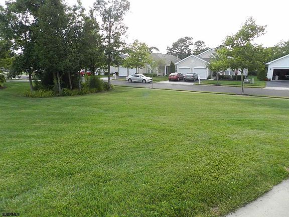 3rd image of 106 Brewster Dr
