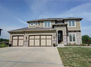 1729 Harbor Dr, Kearney, MO 64060