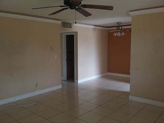 3rd image of 1400 NE 56th St APT 301