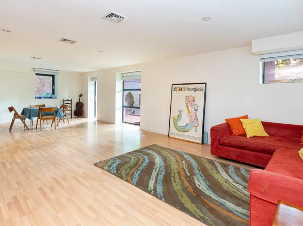 712 Ladd Road image 26 of 32