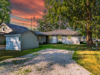 586 S Lakeshore Dr, Kimmell, IN, 46760