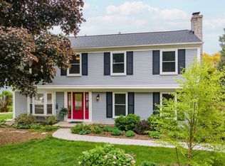 1932 Farmbrook Dr, Troy, MI 48098