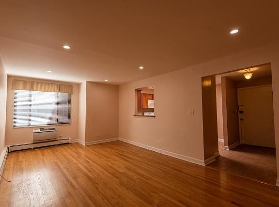 5th image of 2336 N Commonwealth Ave APT 405