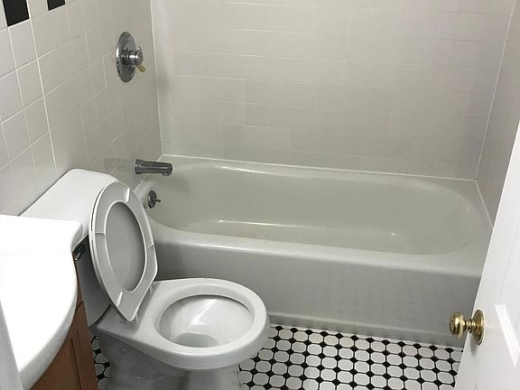 5th image of 302 Washington Ave #1G