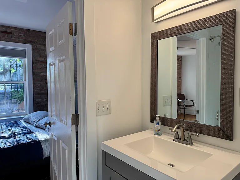 400 M St NW #2 — Photo 12