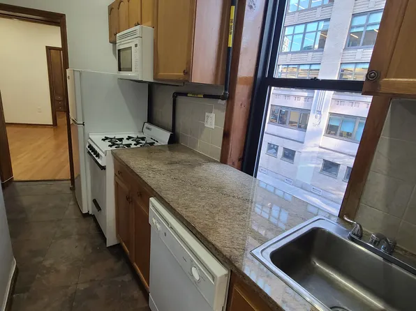 34 Watts Street image 1 of 12