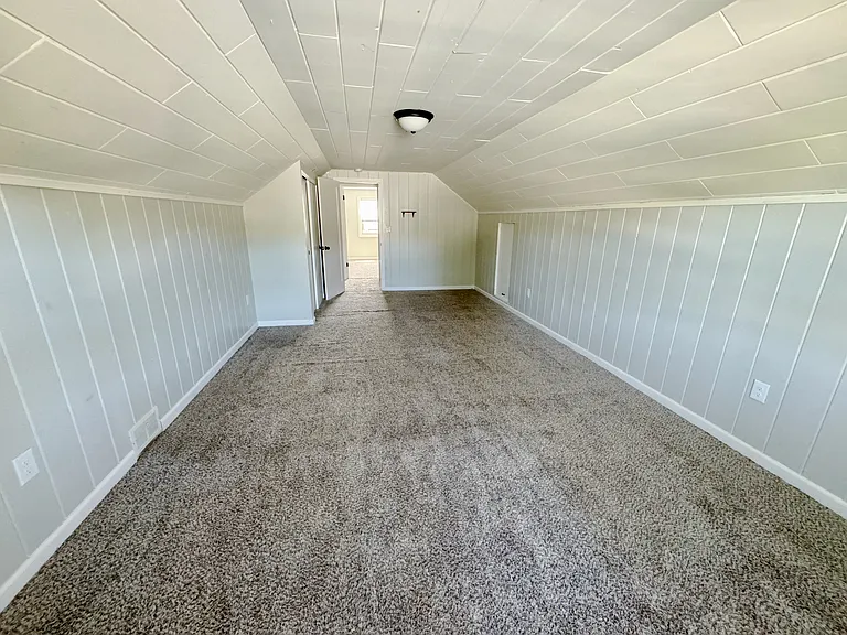 116 NE James St — Photo 17