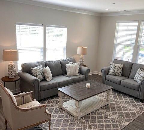 5th image of 3059 Oglethorpe Dr