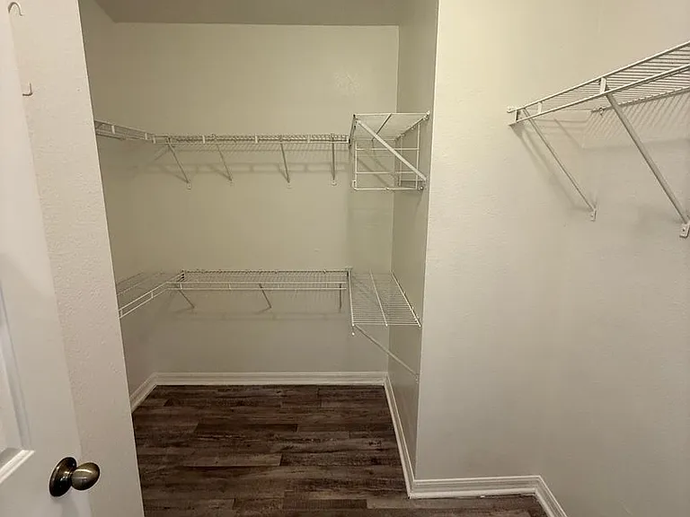12464 Castlemain Trl — Photo 20