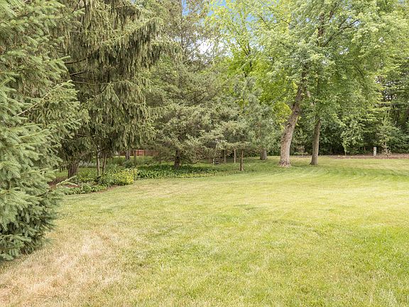 5th image of 23731 W Sussex Dr