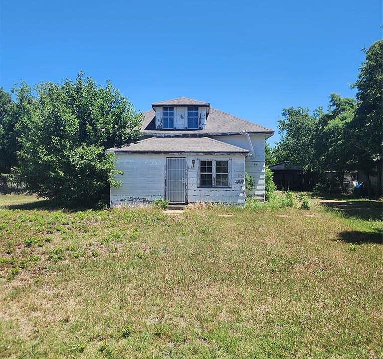 1st image of 1116 D St