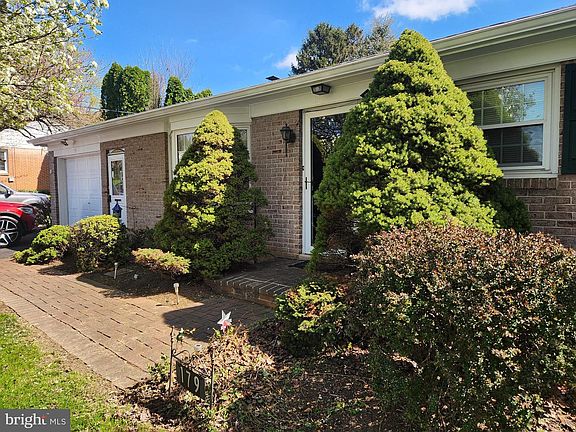 3rd image of 179 Eastbrook Rd
