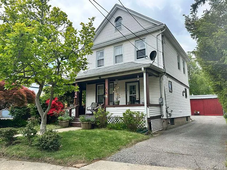 32 Herbert Ave — Photo 1