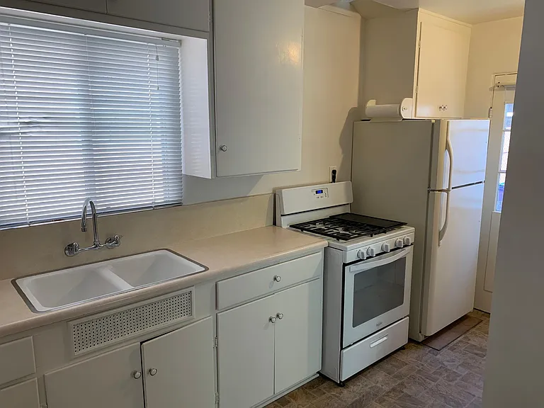 4127 Louisiana St — Photo 10