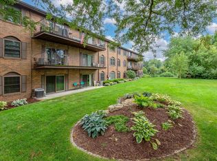 1360 Kimberly Ridge Rd APT 209, Bettendorf, IA 52722