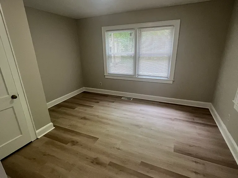 1107 W Davidson Ave — Photo 13