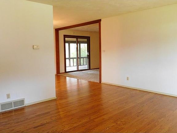 2nd image of 494 Brentwood Ave