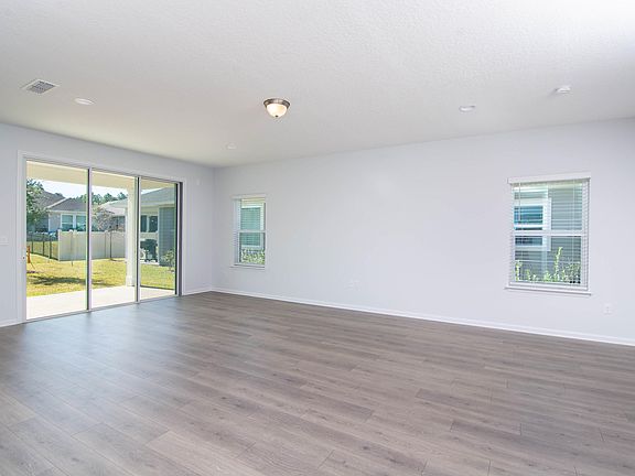 4th image of 190 Holly Forest Dr