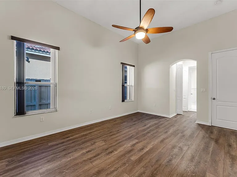 1856 NE 3rd Ct — Photo 10