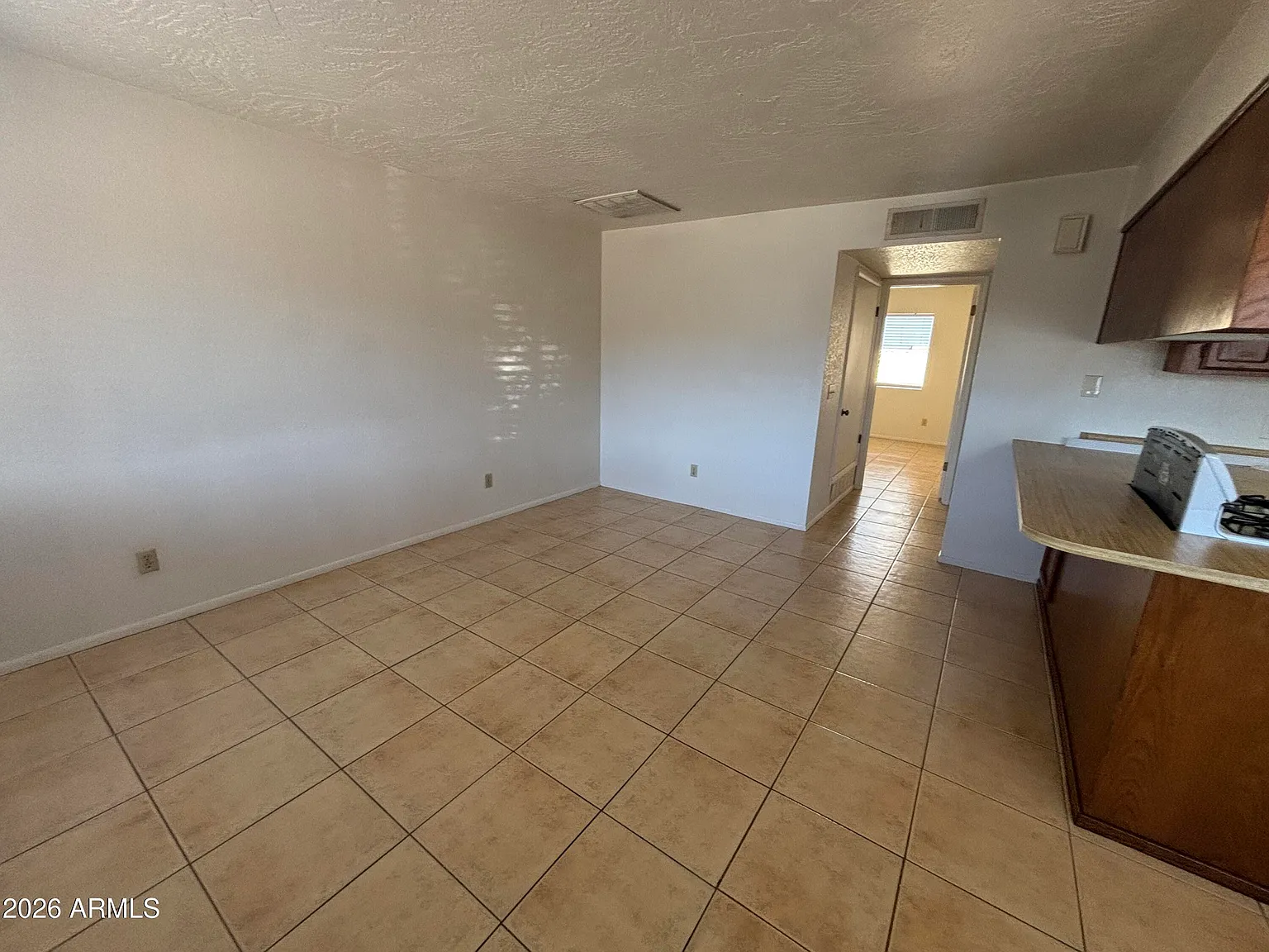 2 bed, 1.0 bath, 745 sqft, $1,395 — Photo 2