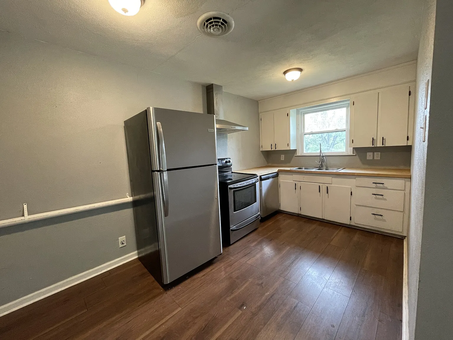 305 George Street - B — Photo 2
