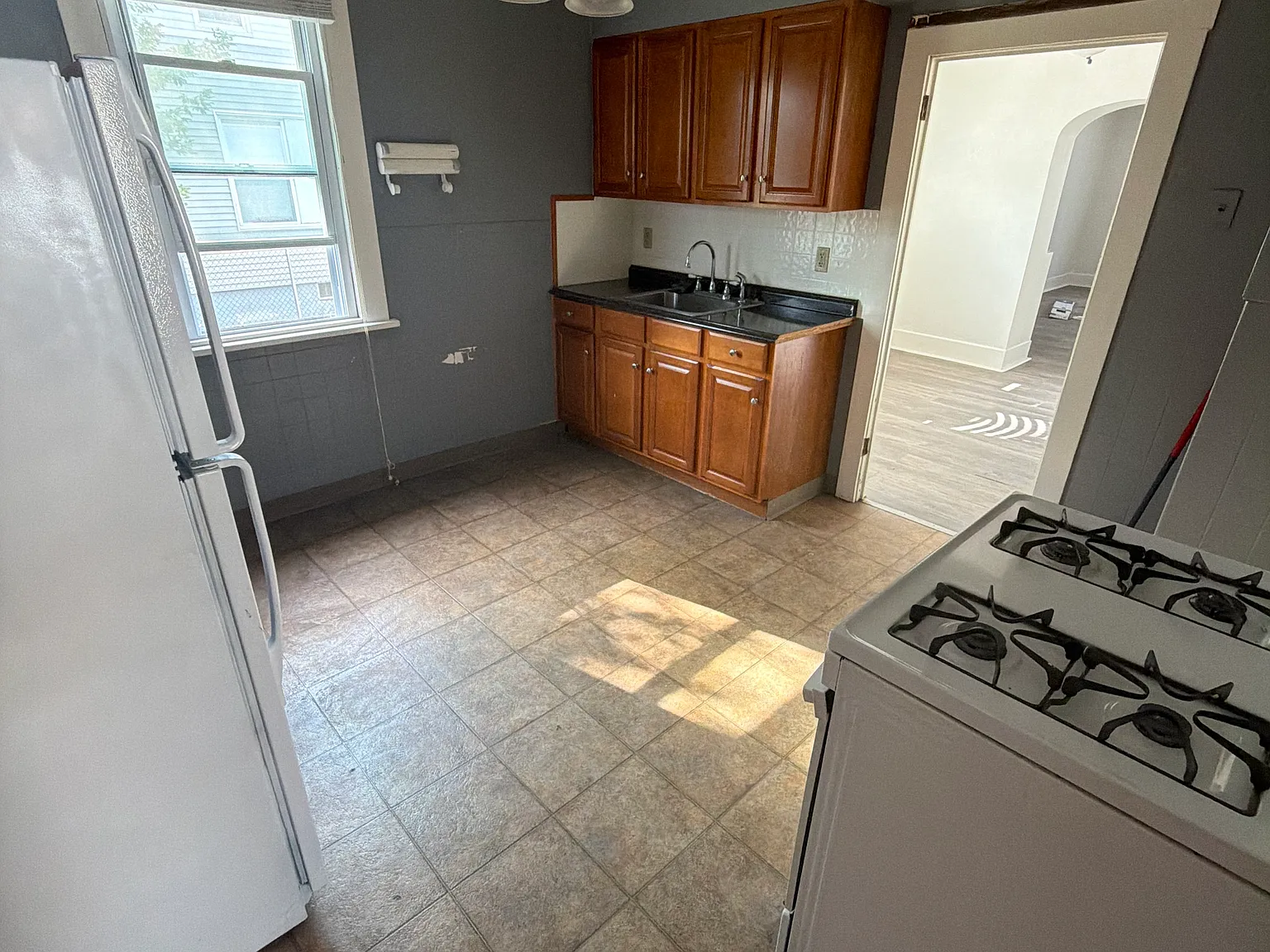 2 bed, $1,300 — Photo 4