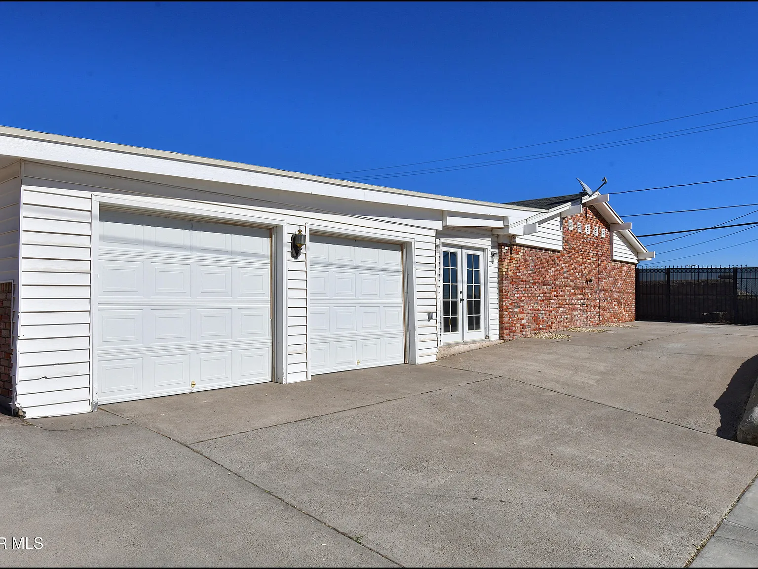 4 bed, 3.0 bath, 2856 sqft, $2,150 — Photo 3