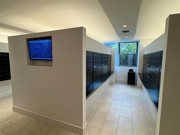 70-25 Yellowstone Boulevard image 5 of 17