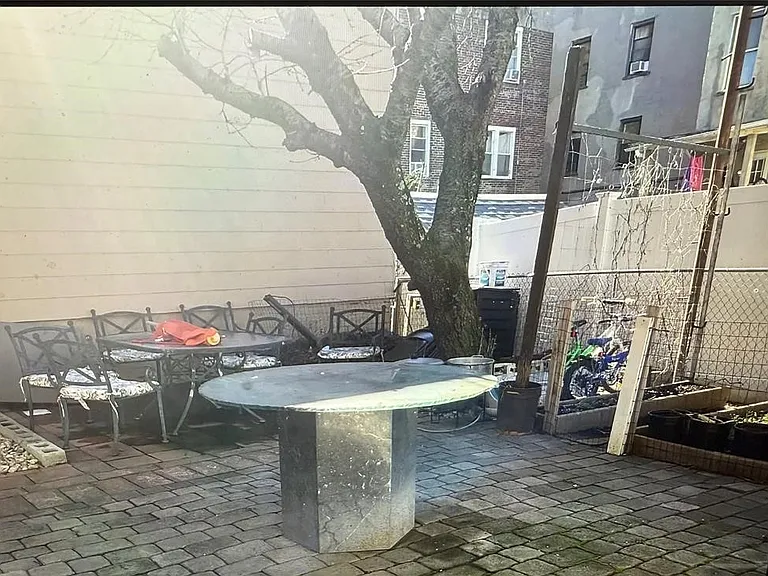 311 5th St #B — Photo 16