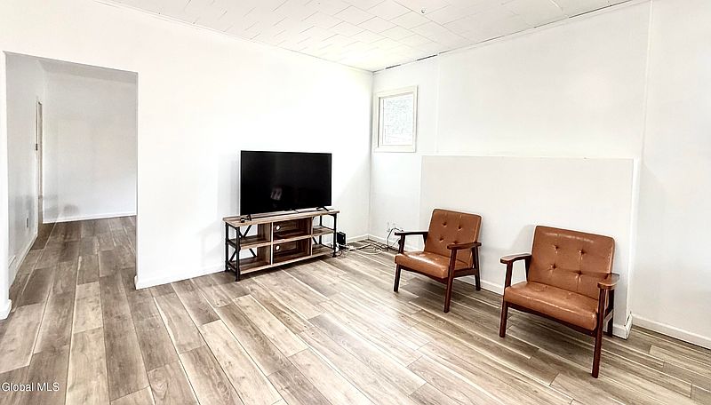 3rd image of 974 Washington Avenue