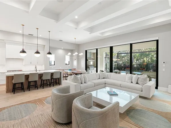 2036 Cambridge Park DR, NAPLES, FL 34109