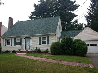 24 Kingsland Rd, West Roxbury, MA 02132